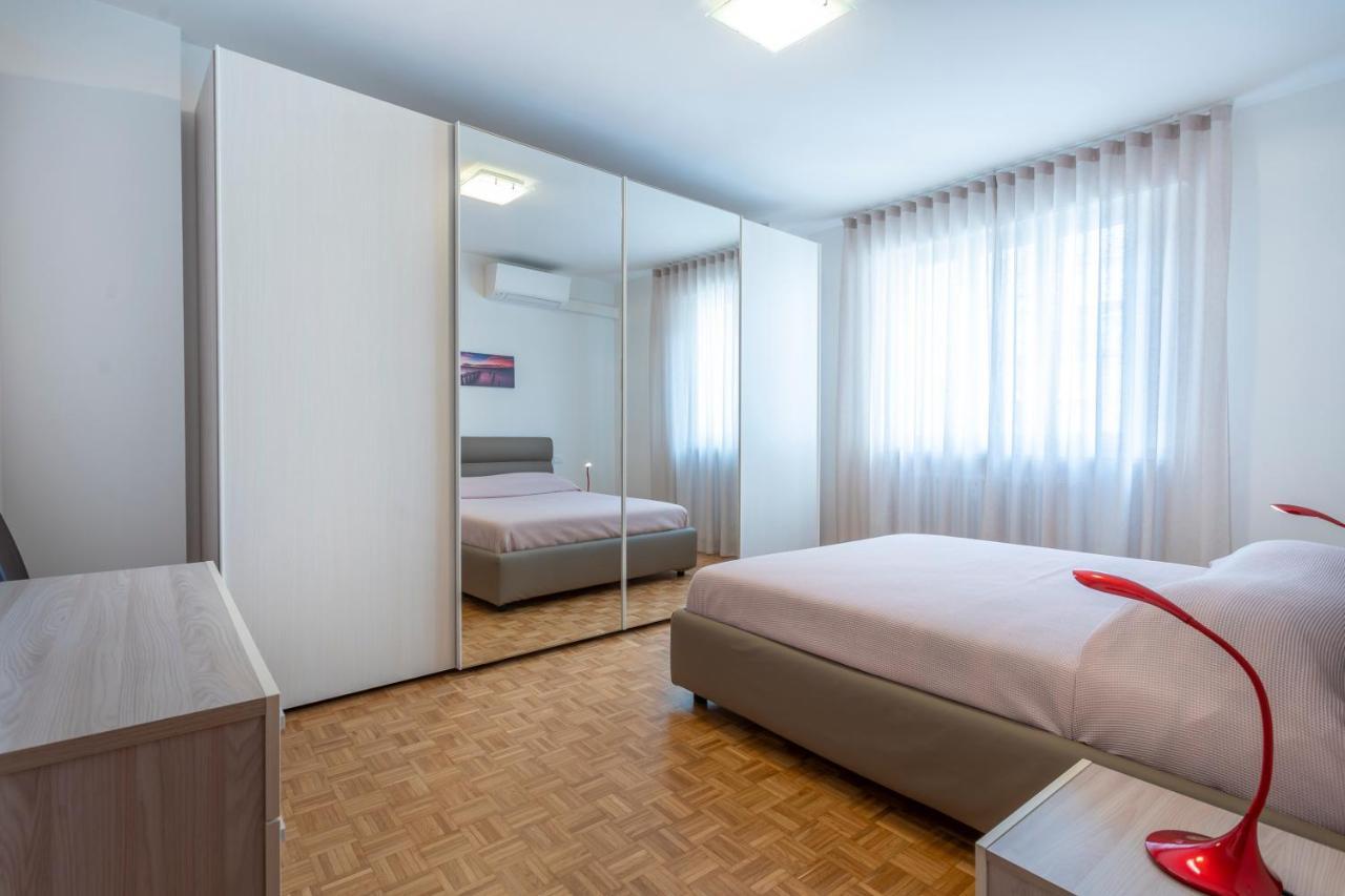 Udine Palazzo D'Aronco Modern Apartment Exterior photo